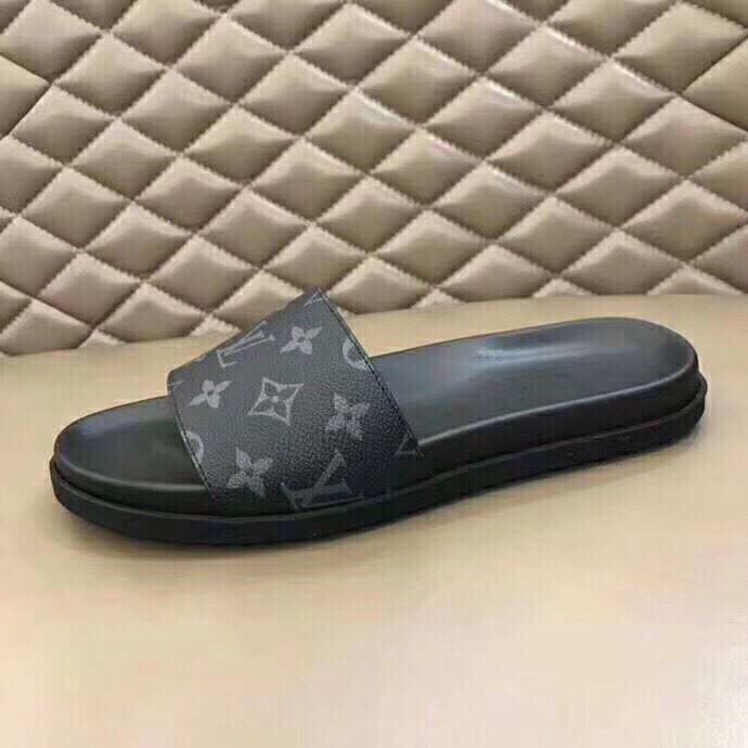 Louis Vuitton Slippers